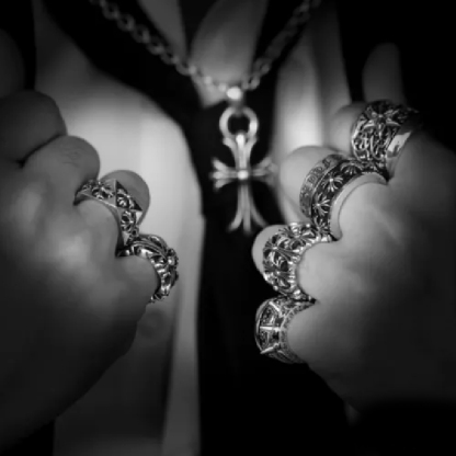 CH PLUS PENTAGON RING