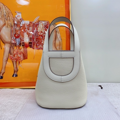 Herthtmes  Taurillon Clemence Swift In-The-Loop 18/22 Bag Etoupe