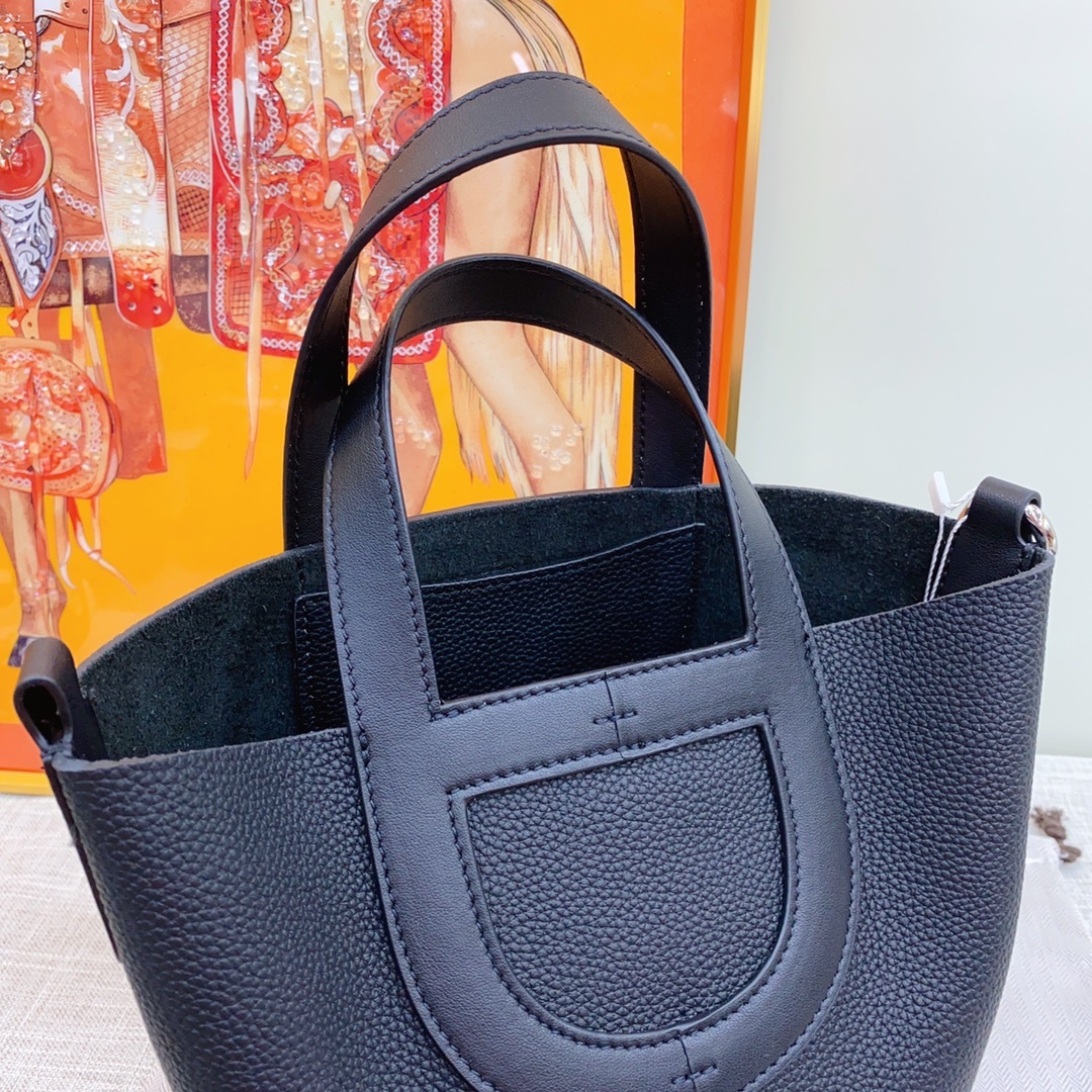Herthtmes  Taurillon Clemence Swift In-The-Loop 18/22 Bag Etoupe