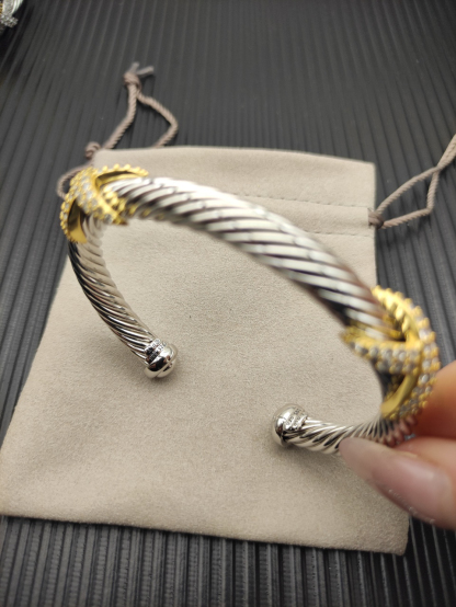 Cable Classic Bracelet with Pavé Diamond X in Two-Tone – Where Classic Meets Radiance,7mm