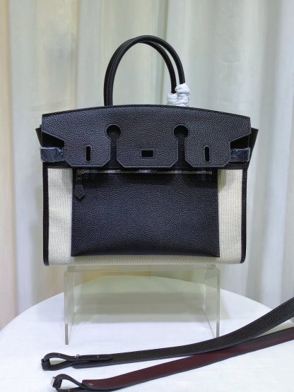 Leather Saddle Bag With Contrast Stitching, Exterior