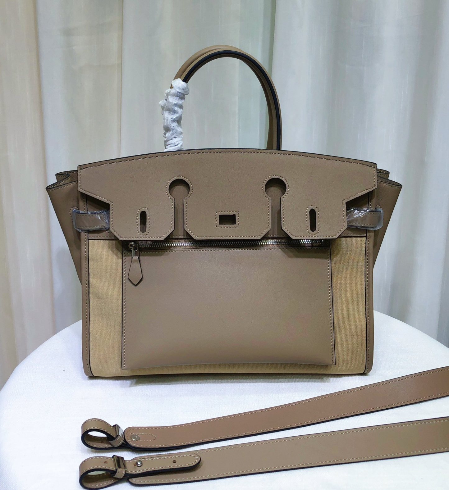 Leather Saddle Bag With Contrast Stitching, Exterior