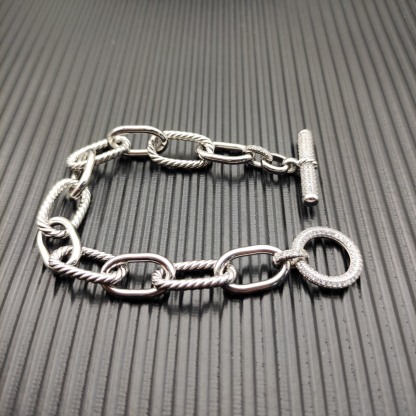 Dathtvid Yurthtman  DY Madison Pavé Toggle Chain Bracelet in Sterling Silver