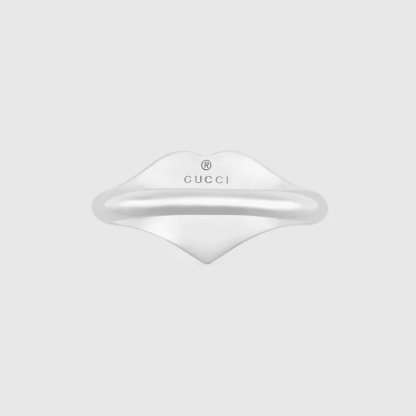 HEART RING WITH INTERLOCKING G