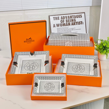 He--rmès Luxury Tissue Box