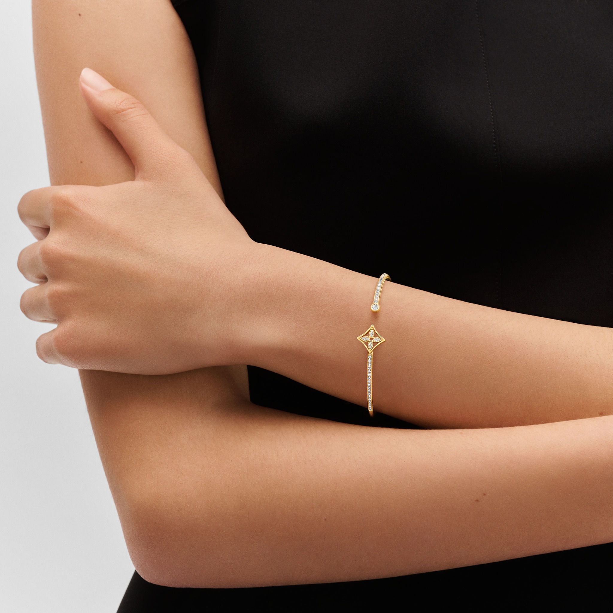 Idylle Blossom Twist Bracelet, Yellow Gold And Diamonds