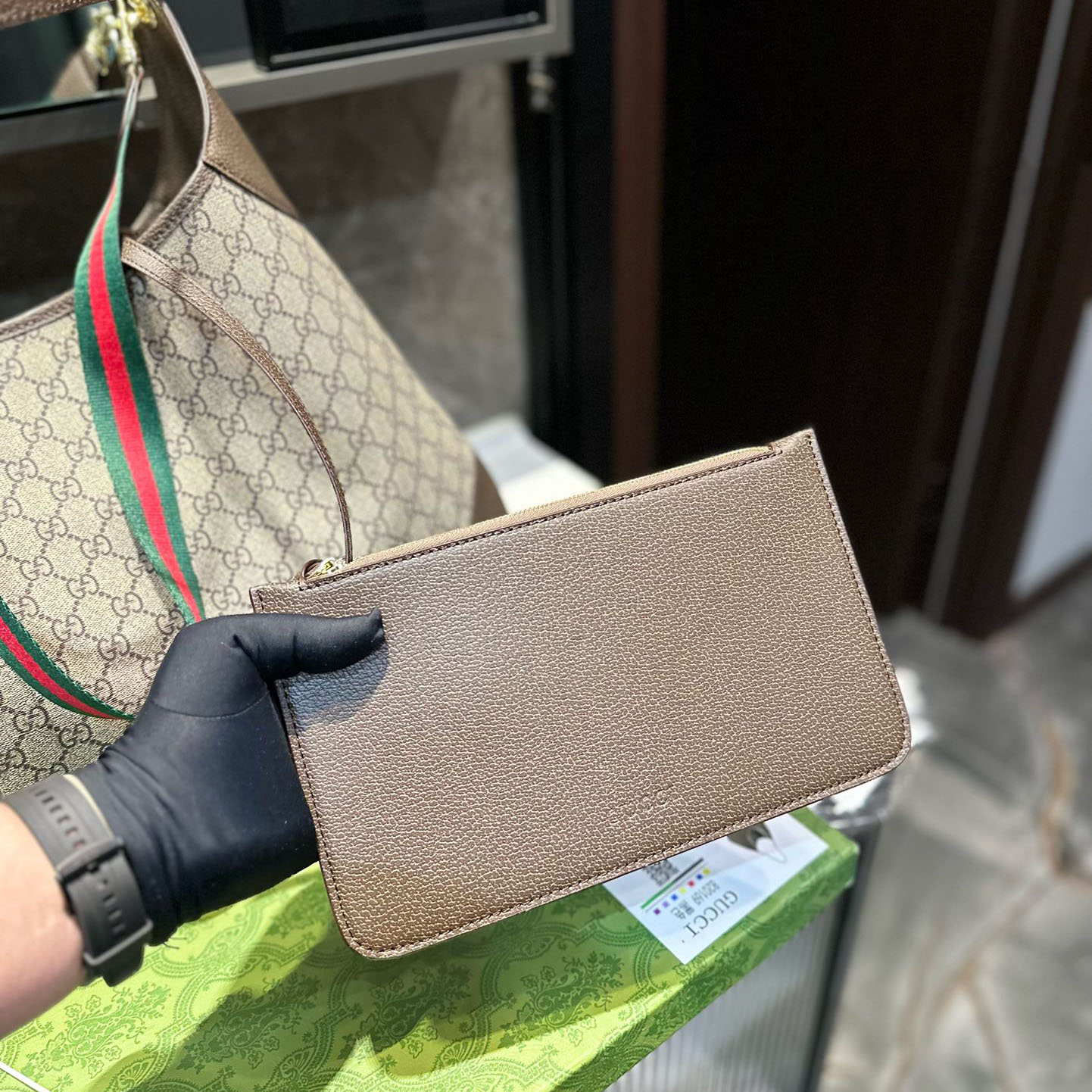 medium shoulder bag