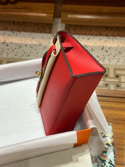 Herthtmes  Epsom Kelly Pochette Clutch
