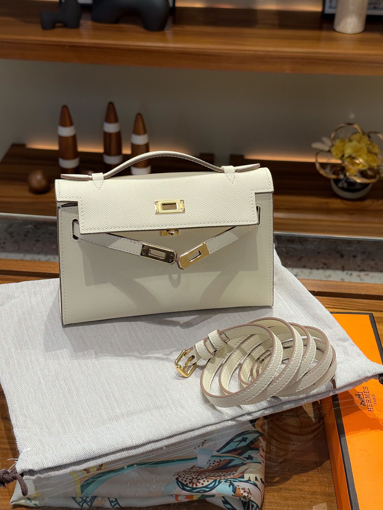 Herthtmes  Epsom Kelly Pochette Clutch