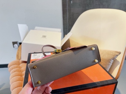 Kelly 20/25 Bag