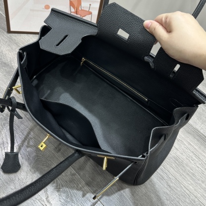 Herthtmes  Taurillon Clemence JPG Birkin  40