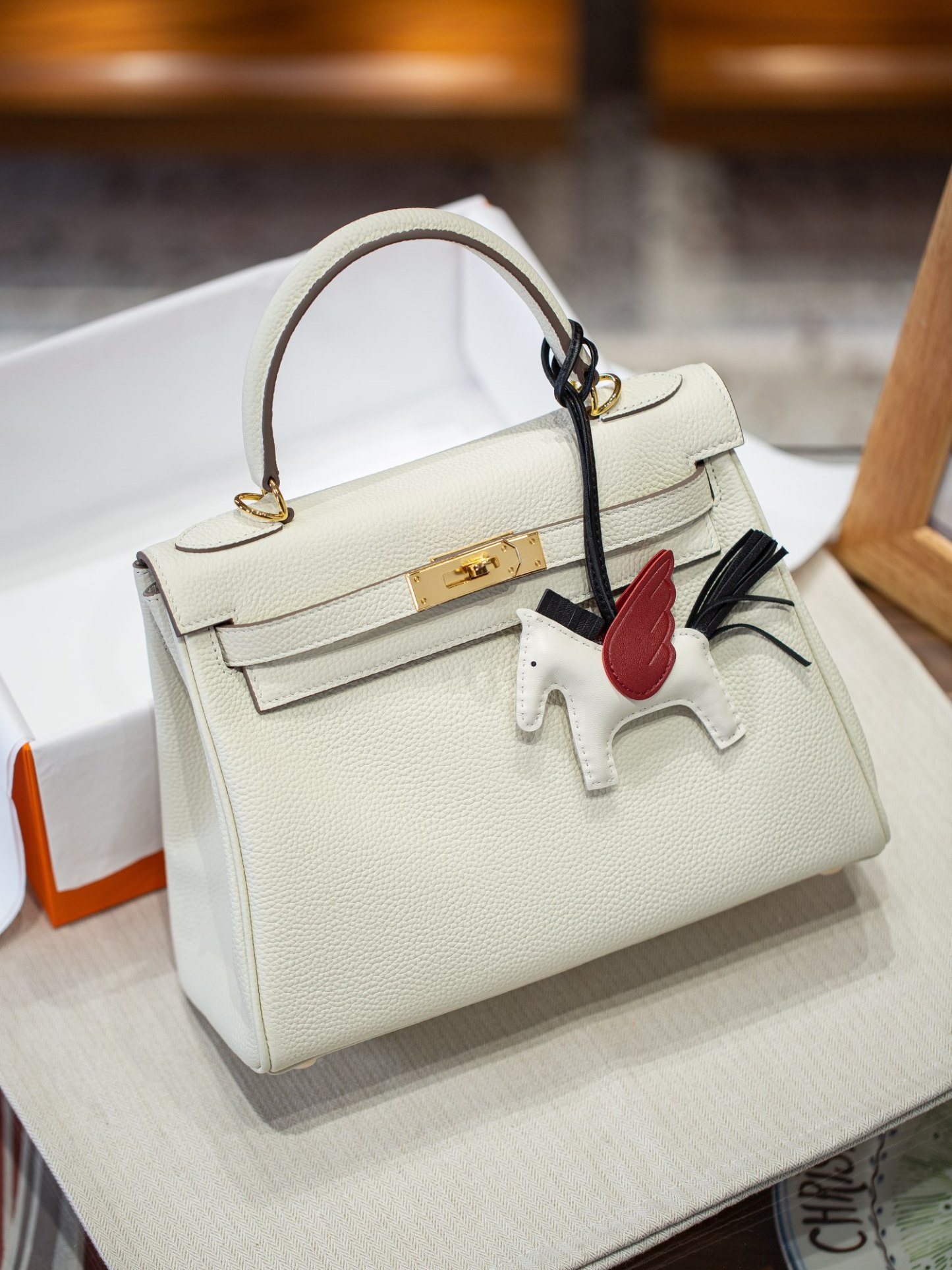 KELLY 28 FIRST LAYER TOGO COWHIDE WHITE
