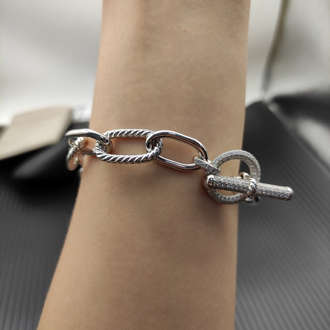 Dathtvid Yurthtman  DY Madison Pavé Toggle Chain Bracelet in Sterling Silver