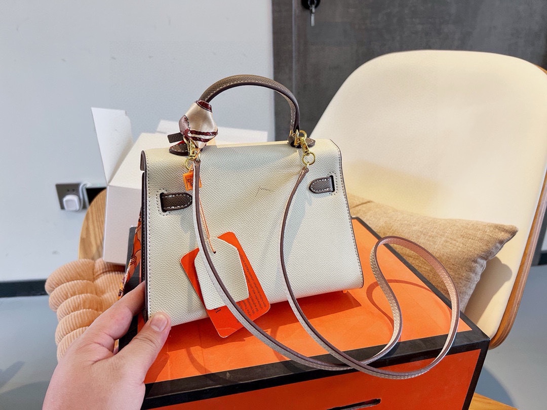 Kelly 20/25 Bag
