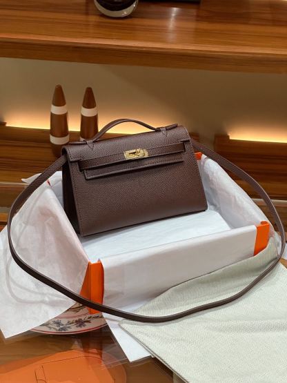 Herthtmes  Epsom Kelly Pochette Clutch