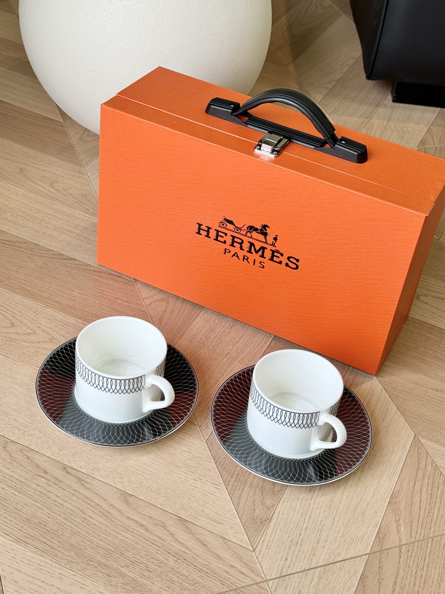 HEthtRMES Luxury Afternoon Tea Set (2 cups, 2 saucers)