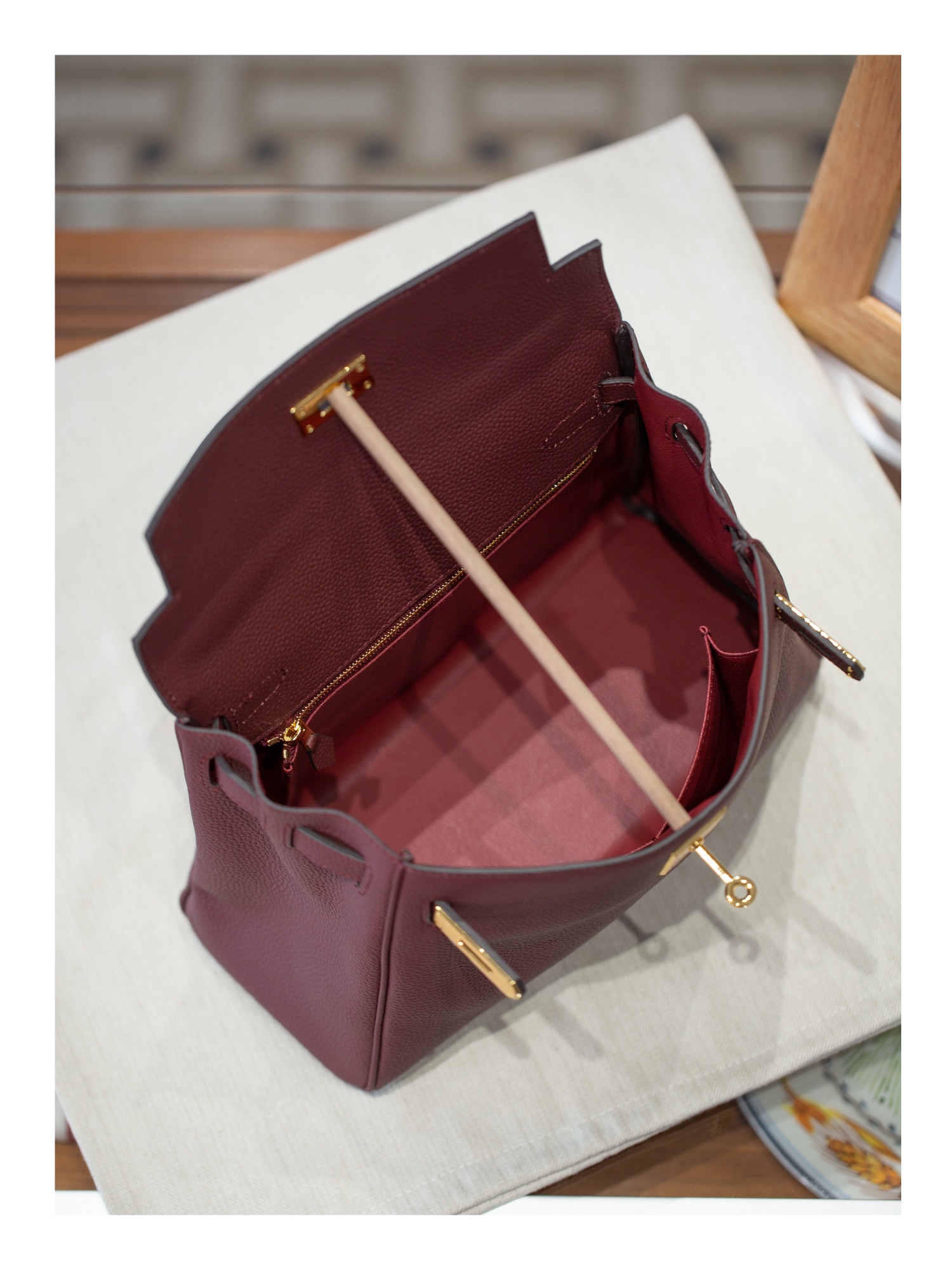 KELLY 28 FIRST LAYER TOGO COWHIDE WHITE