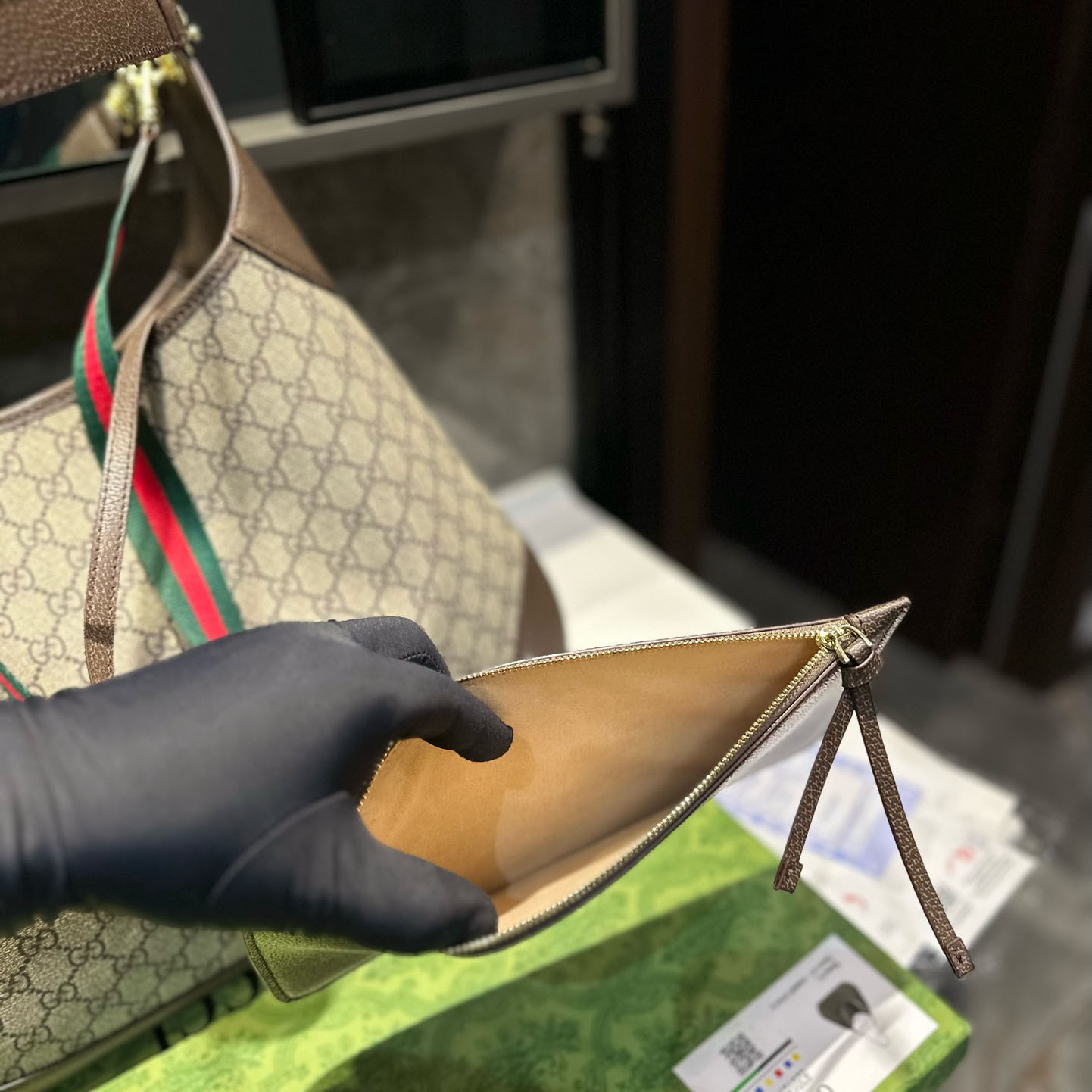 medium shoulder bag