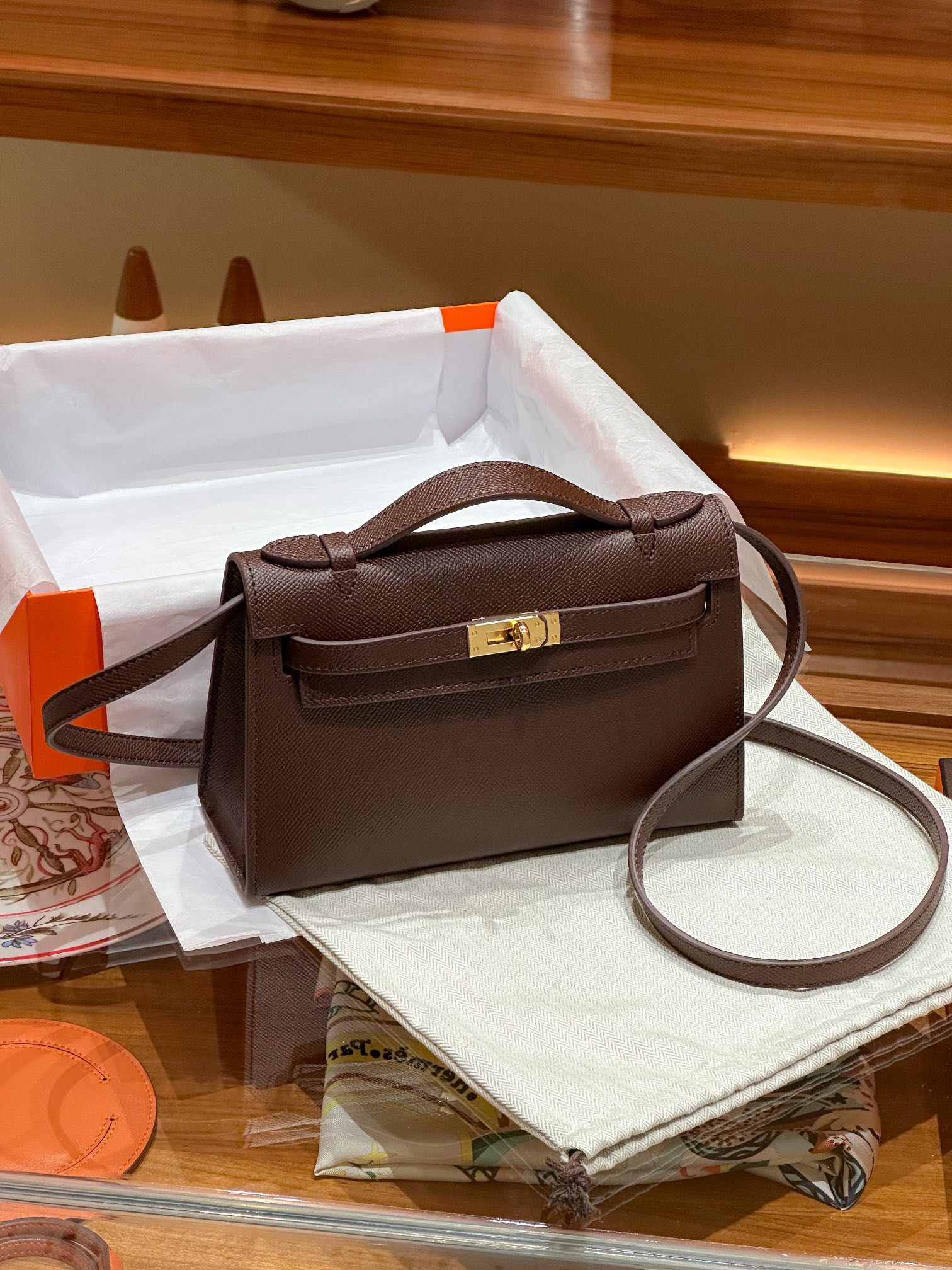 Herthtmes  Epsom Kelly Pochette Clutch