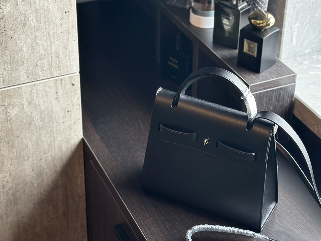 Kelly 18 Bag