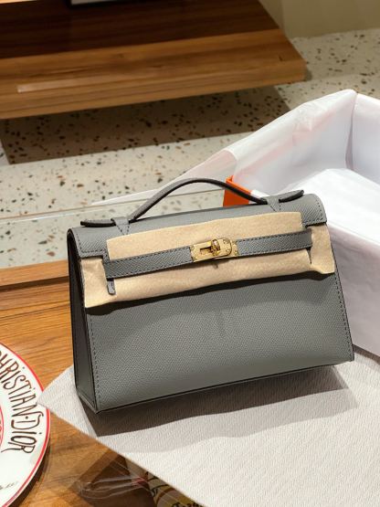 Herthtmes  Epsom Kelly Pochette Clutch