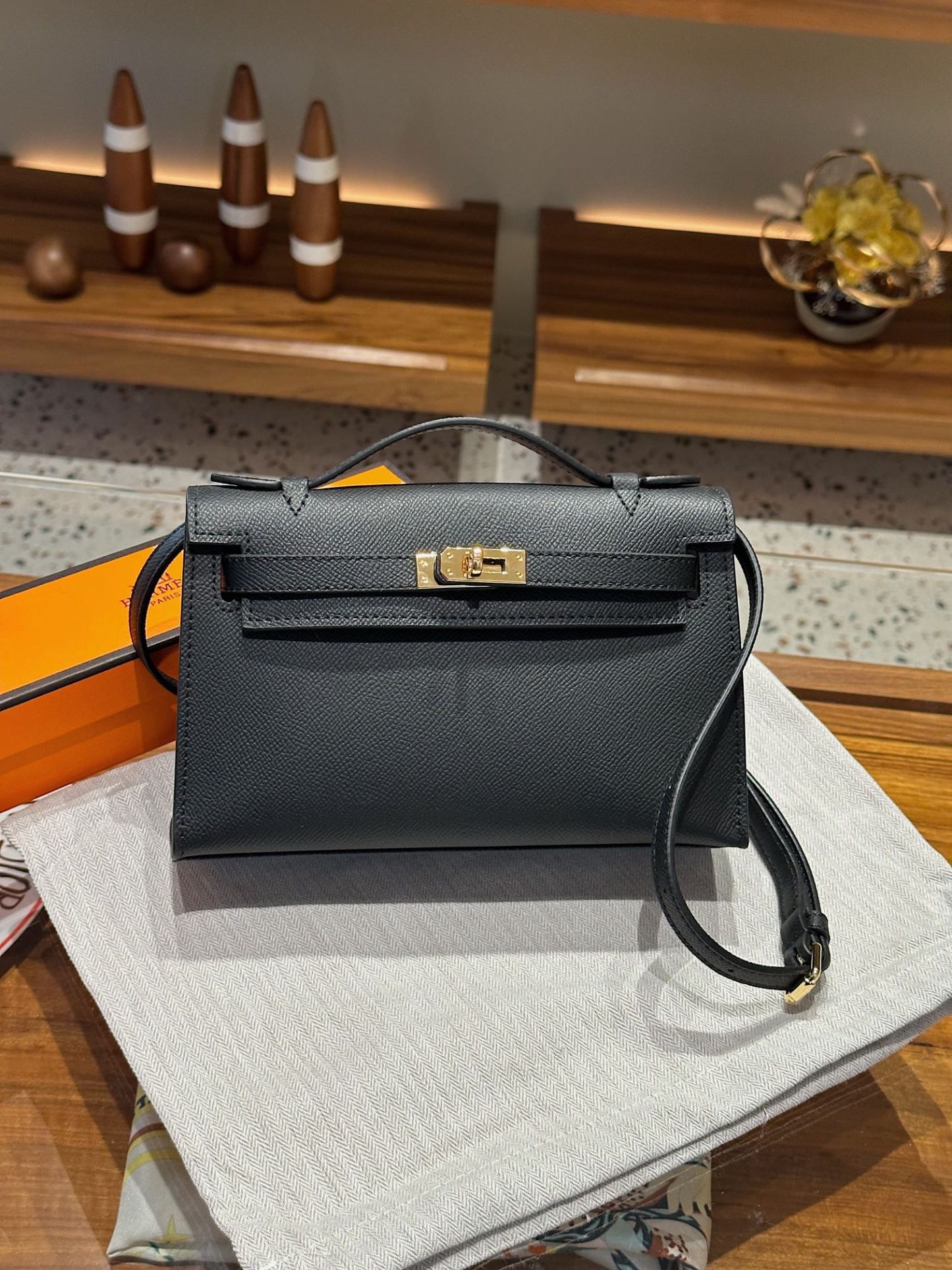 Herthtmes  Epsom Kelly Pochette Clutch