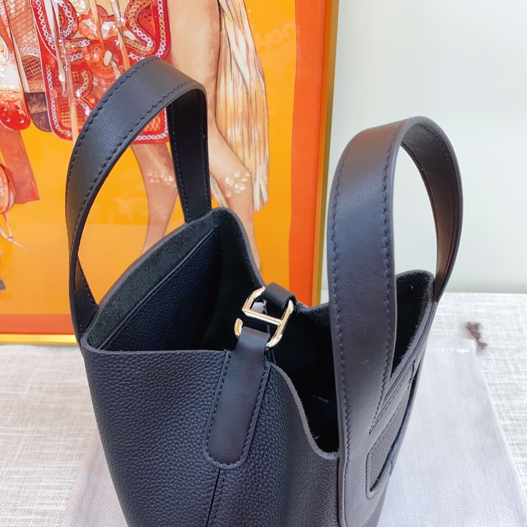 Herthtmes  Taurillon Clemence Swift In-The-Loop 18/22 Bag Etoupe