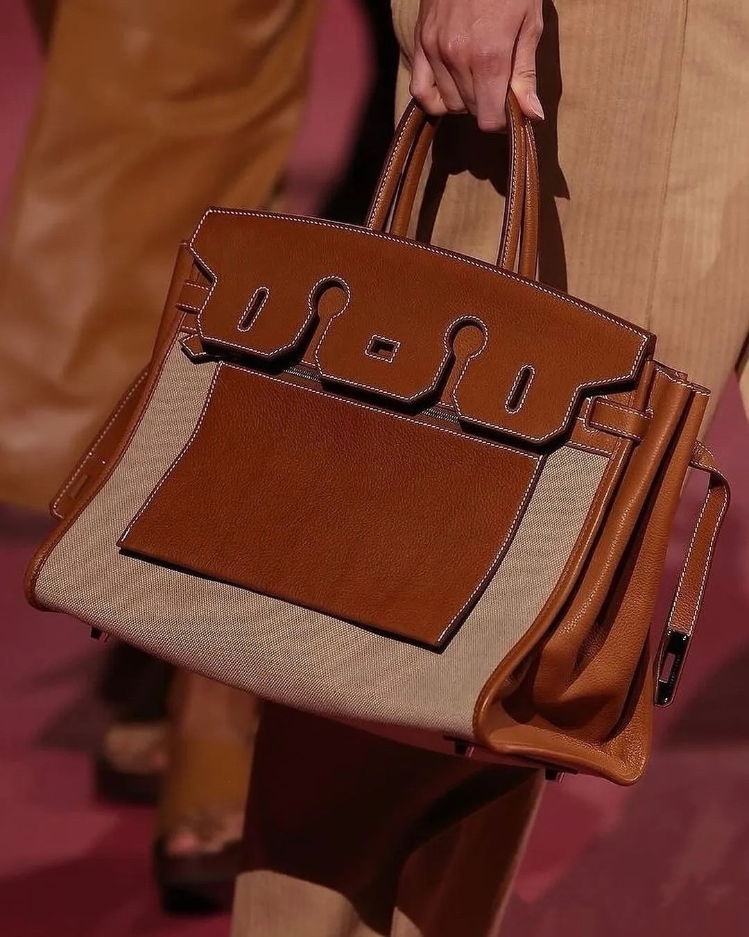 Leather Saddle Bag With Contrast Stitching, Exterior