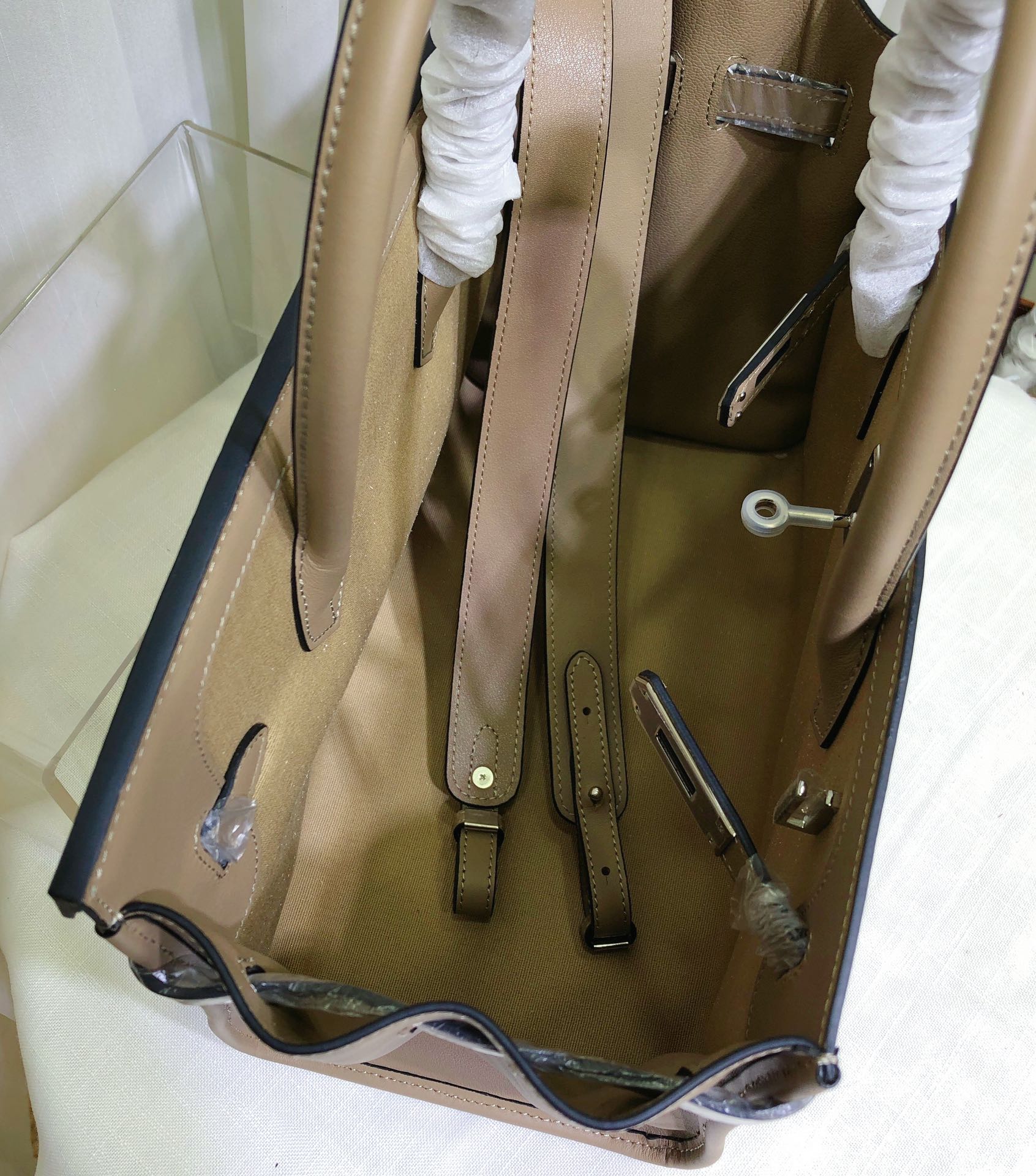Leather Saddle Bag With Contrast Stitching, Exterior