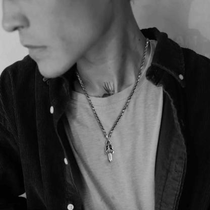 DOUBLE DAGGER PENDANT