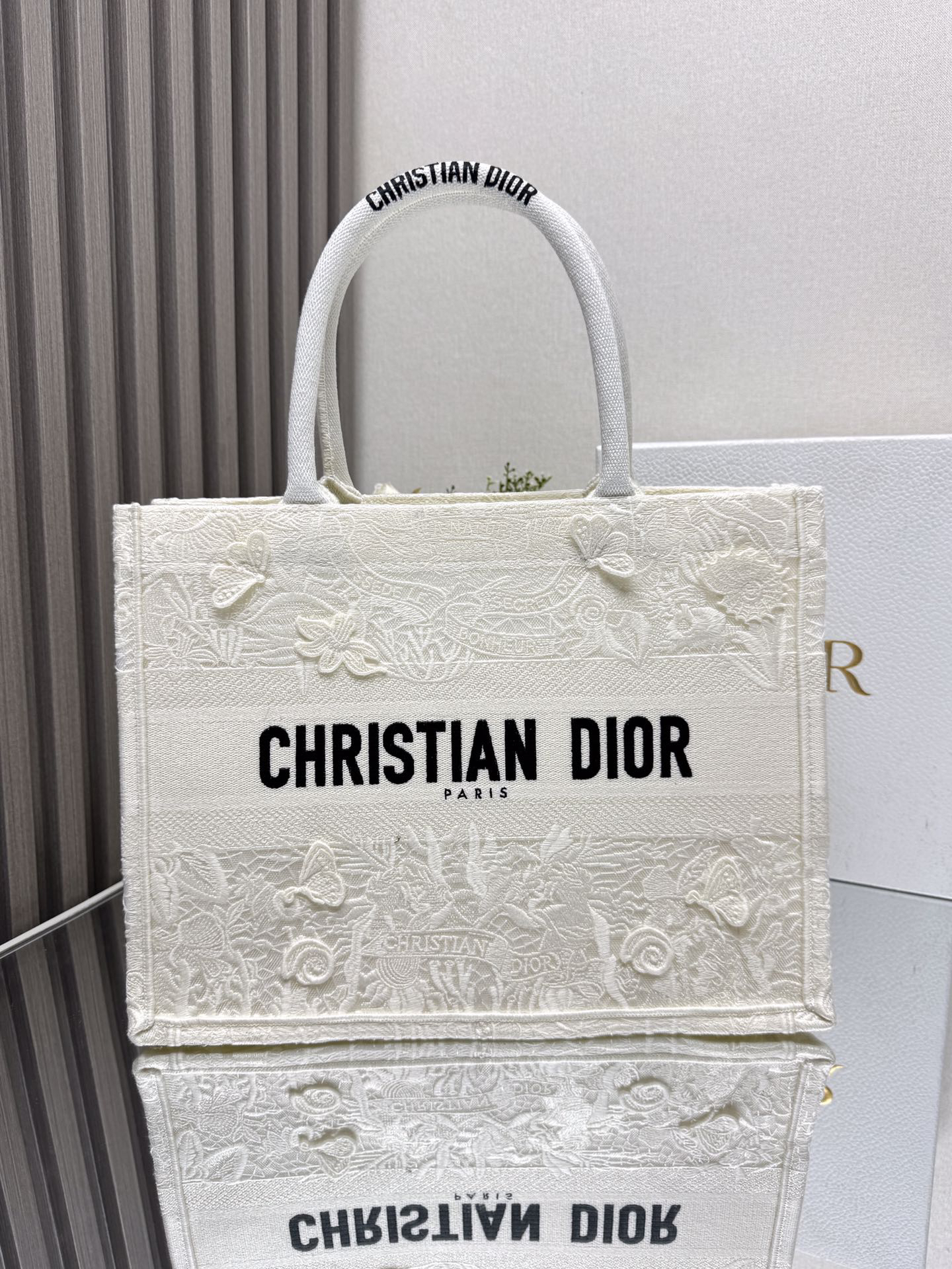 MEDIUM  BOOK TOTE