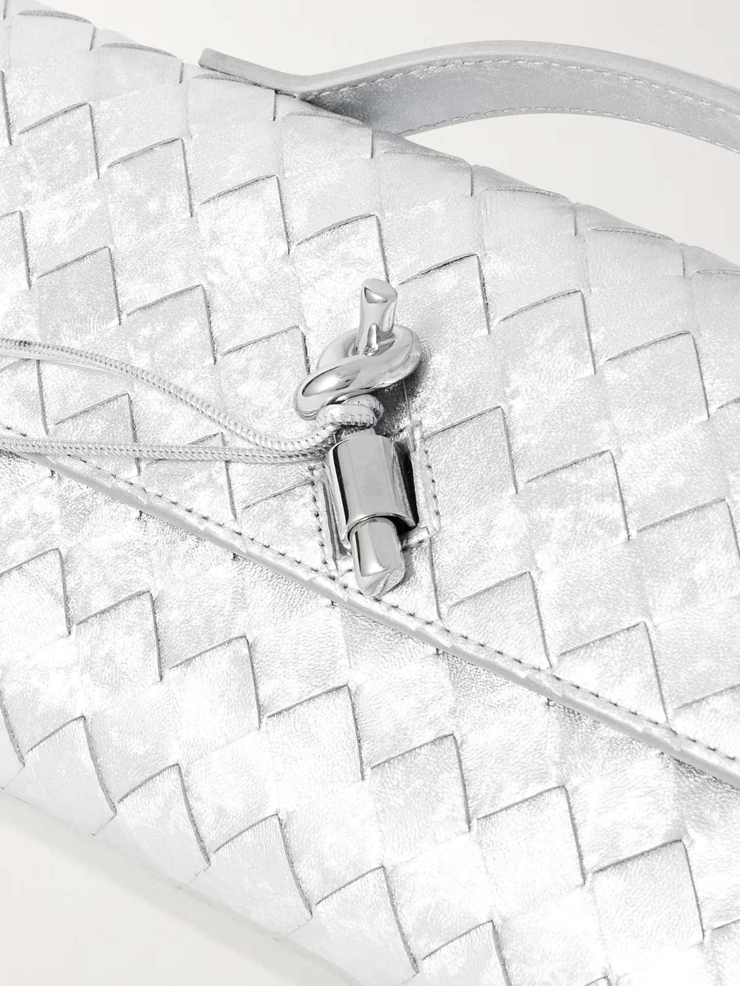 Botht ttega Vethtneta Silver Woven Evening Bag