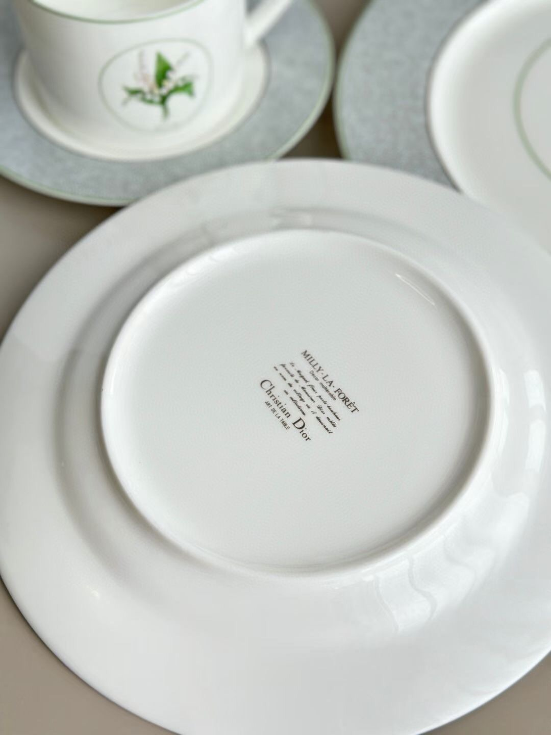 Dithtor Lily of the Valley Collection: Premium Four-Piece Cup and Saucer Set