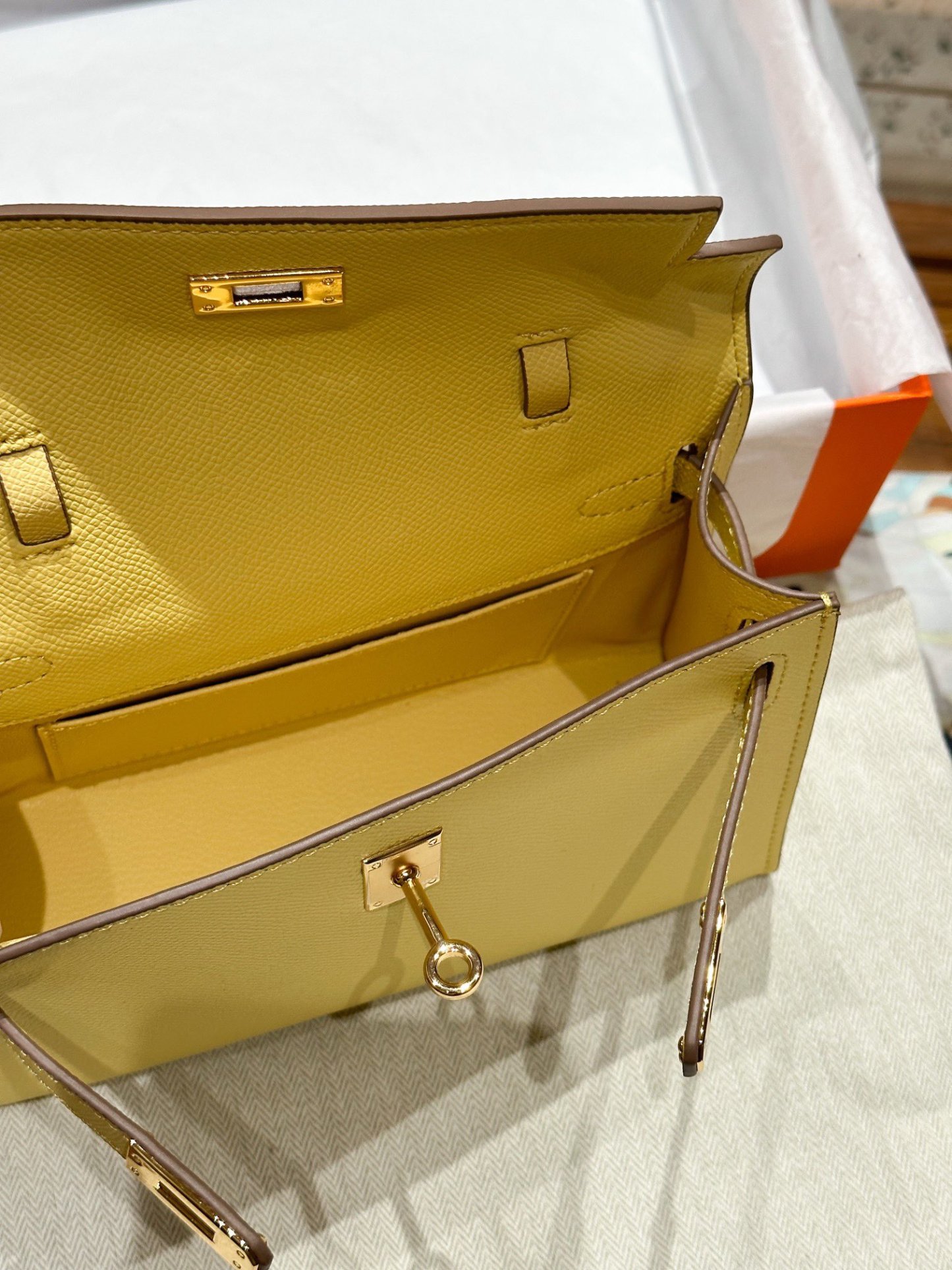 Herthtmes  Epsom Kelly Pochette Clutch