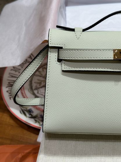 Herthtmes  Epsom Kelly Pochette Clutch