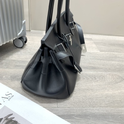 Herthtmes  Taurillon Clemence JPG Birkin  40