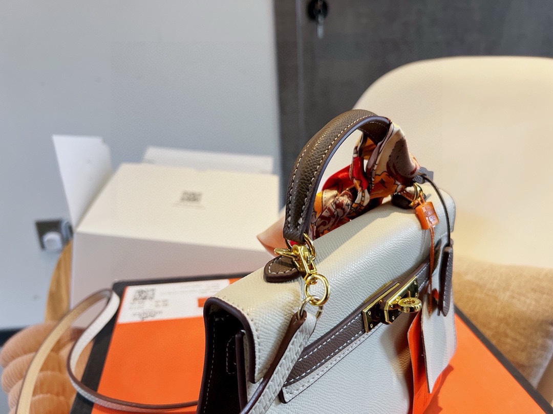 Kelly 20/25 Bag