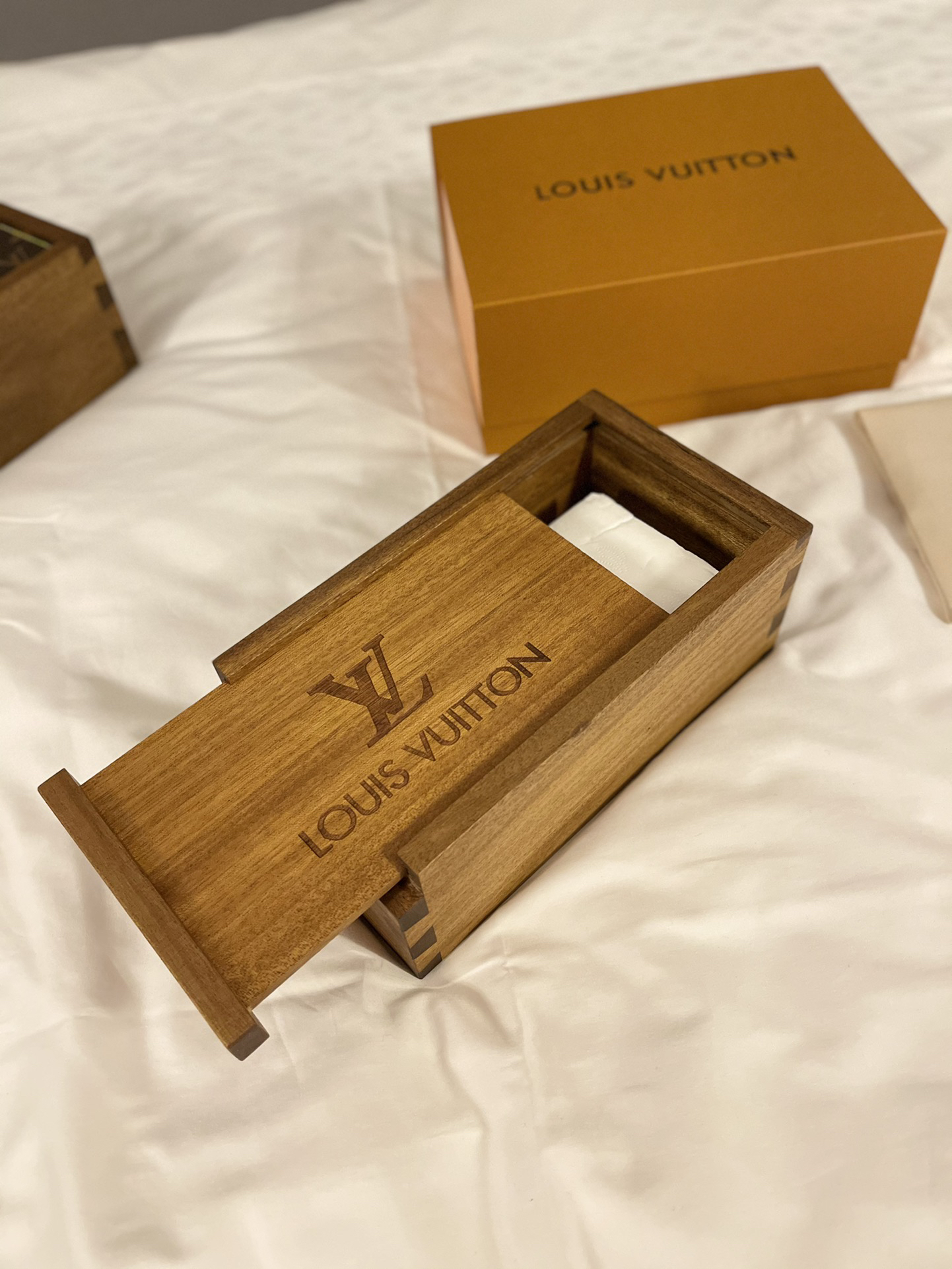 LV walnut wood premium tissue box
