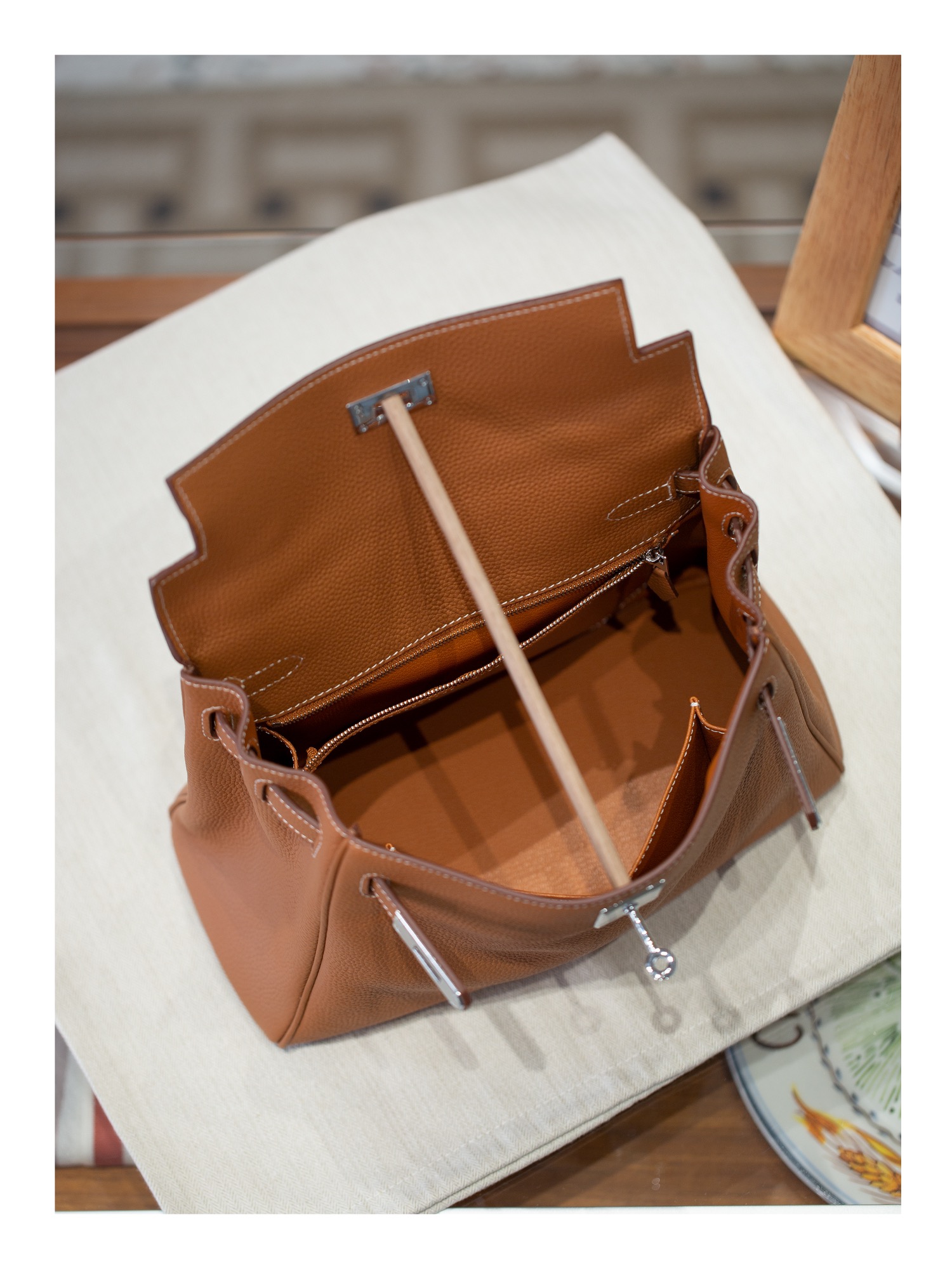 KELLY 28 FIRST LAYER TOGO COWHIDE WHITE