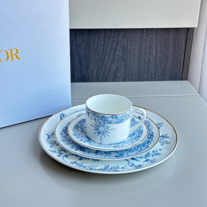 Dithtor "Infinite Dreams" Collection: Lucky Star 4-Piece Tableware Set