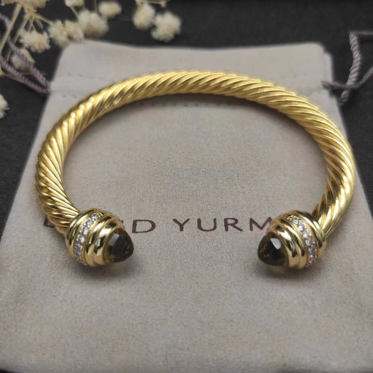 Classic Cablespira® Bracelet 18K Yellow Gold with Brown crystal and Half Diamonds, 7mm