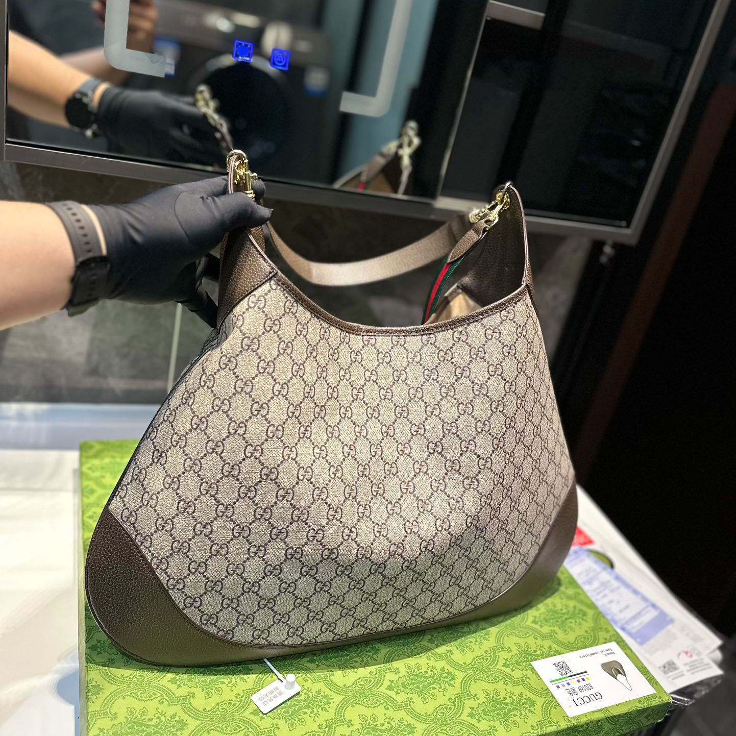 medium shoulder bag