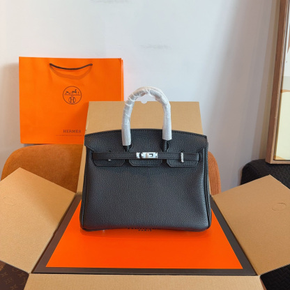 *Birkin 25 Bag