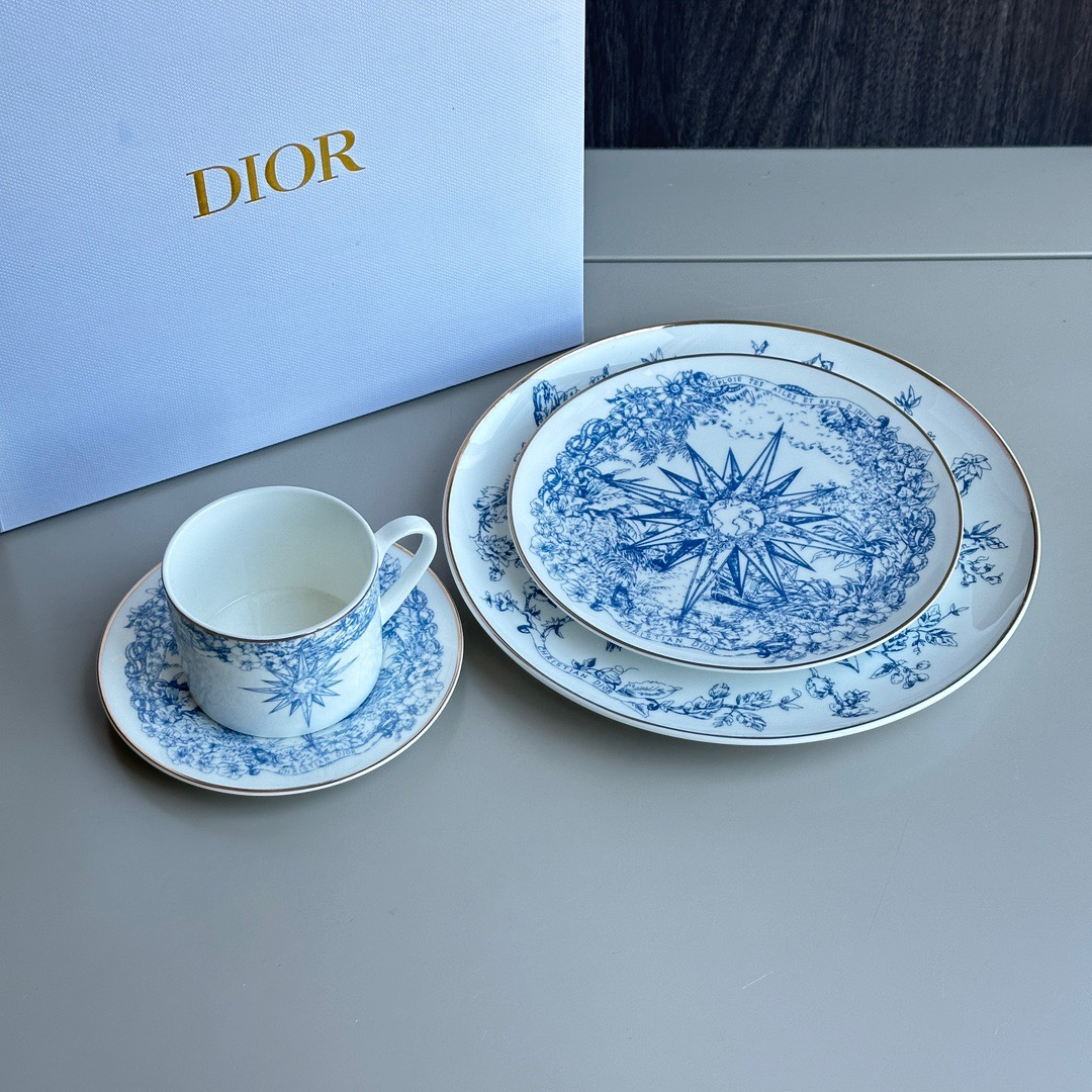 Dithtor "Infinite Dreams" Collection: Lucky Star 4-Piece Tableware Set