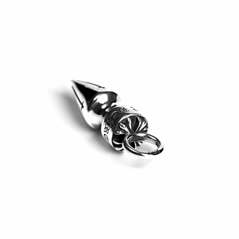 SMALL SPIKE PENDANT