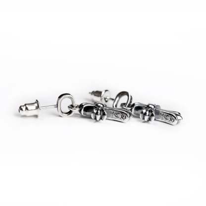 CH CROSS BABY FAT STUD EARRINGS WITH PAVÉ DIAMOND AND PAVÉ DIAMOND CUFF