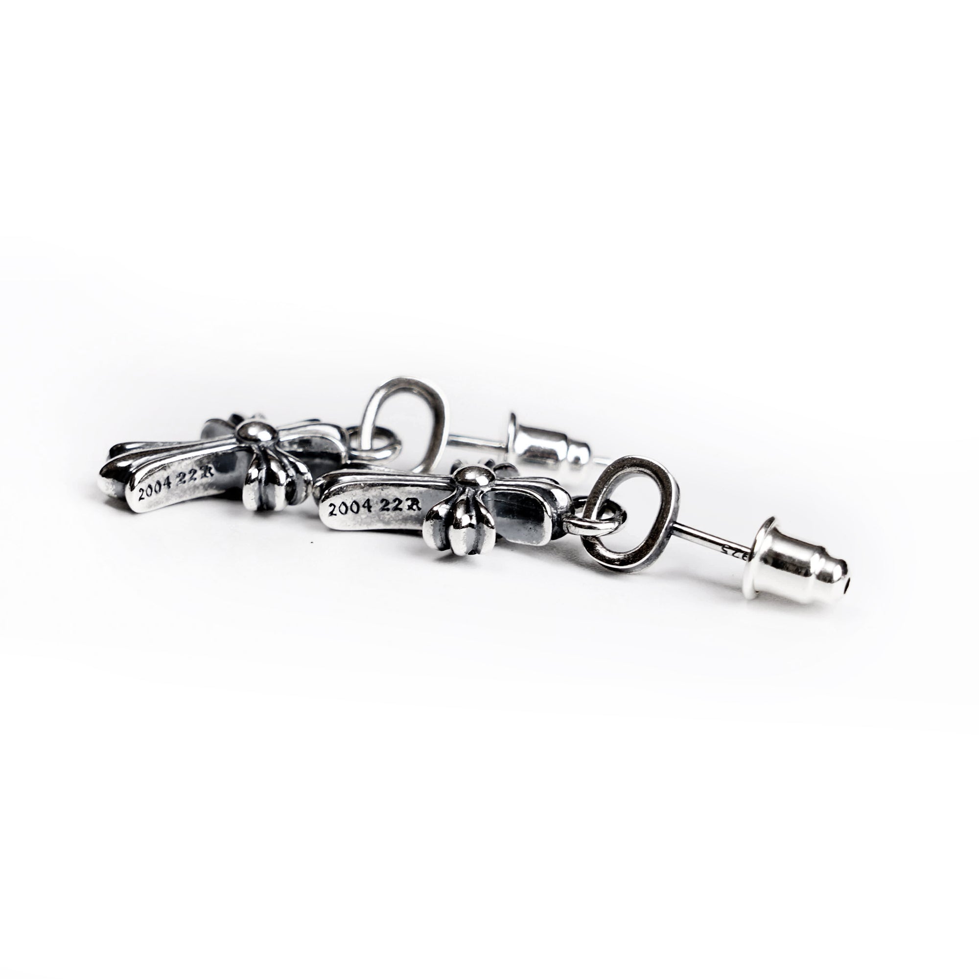 CH CROSS BABY FAT STUD EARRINGS WITH PAVÉ DIAMOND AND PAVÉ DIAMOND CUFF