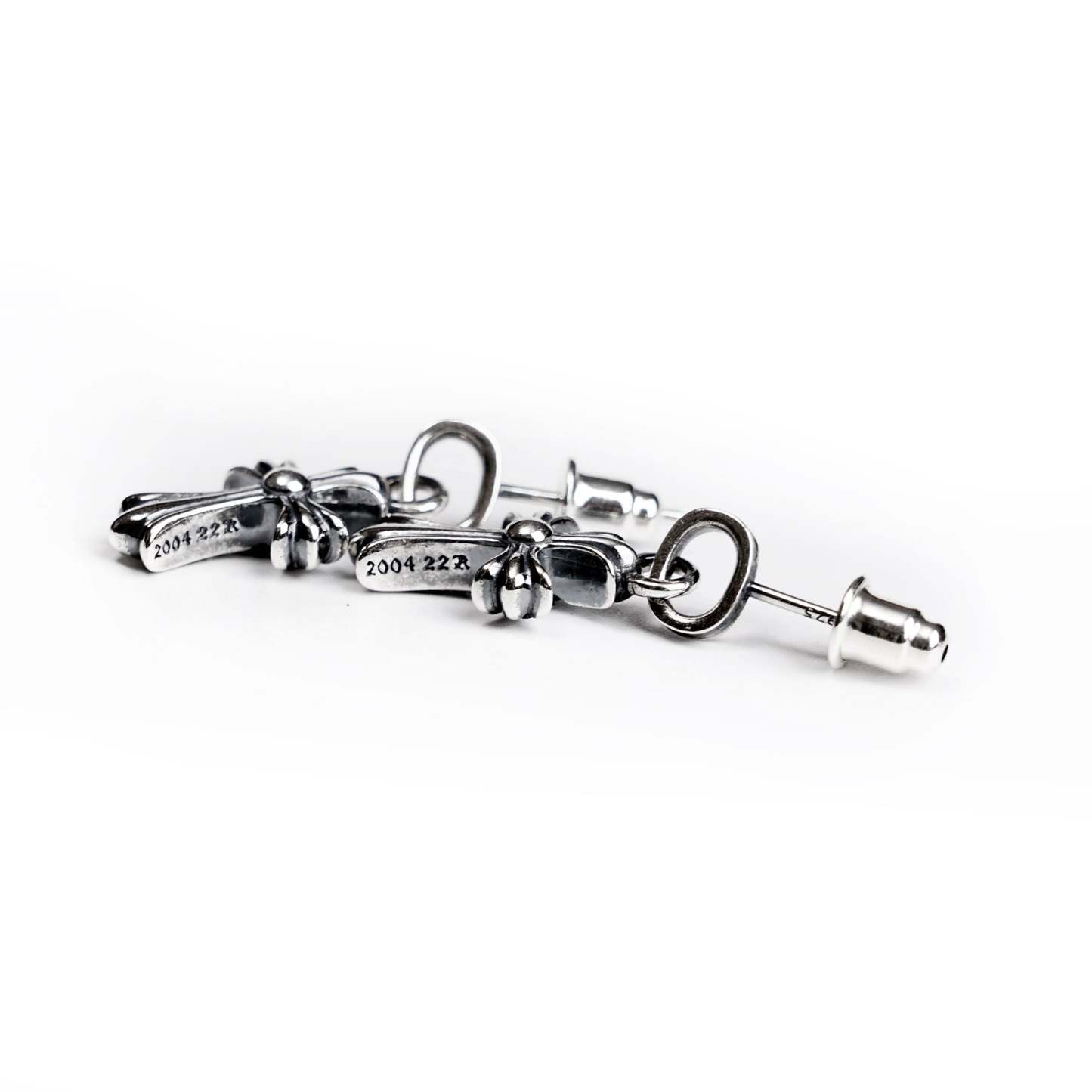 CH CROSS BABY FAT STUD EARRINGS WITH PAVÉ DIAMOND AND PAVÉ DIAMOND CUFF