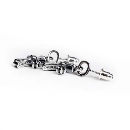 CH CROSS BABY FAT STUD EARRINGS WITH PAVÉ DIAMOND AND PAVÉ DIAMOND CUFF