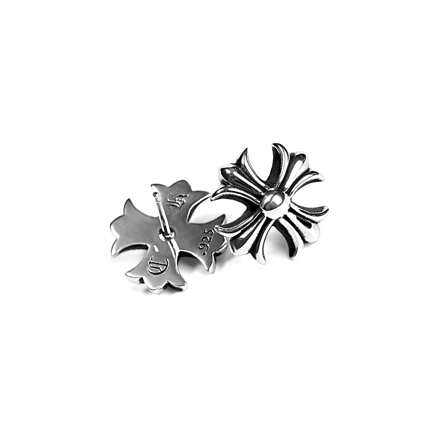 CROSS CUT OUT STUD EARRING
